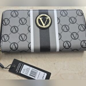 Vera Bradley Gray and Black Key & Card Holder